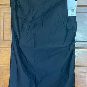 Stretchy black pencil skirt!